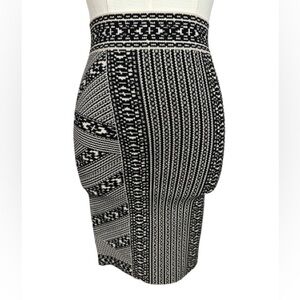 BCBGMaxAzria Black and White Geometric Pencil Skirt Size XS